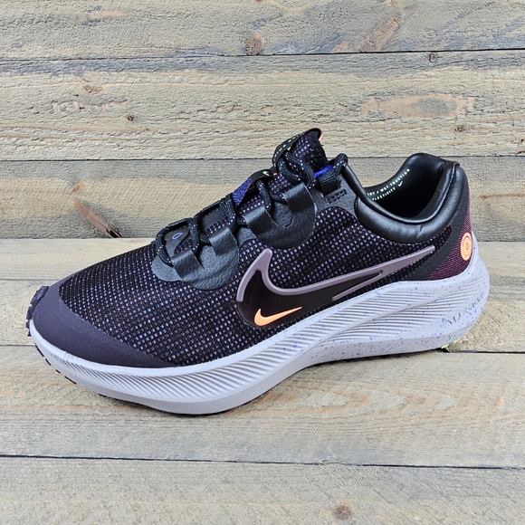 Nike Winflo Sheild 8 Women's Running Shoes Weatherproof features Black Violet - Picture 2 of 11